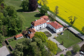 Bjärsjölagårds Slott in Sjöbo